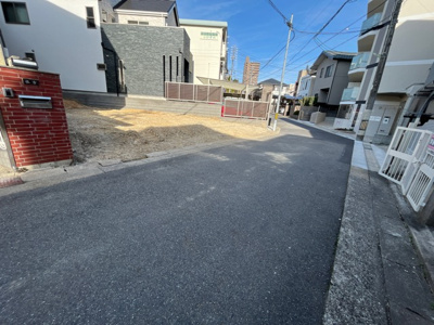 【前面道路含む現地写真】 | 千種区池園町 全1棟　1号棟＜仲介手数料無料＞見付小・城山中　新築一戸建て | 4/1撮影
住宅ローンアドバイザーの村田です。住宅ローン審査が通らなかった方、あきらめる前にご相談ください。