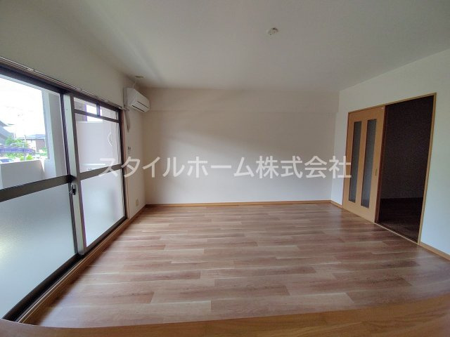 【居間・リビング】 | ヴァンクレールONE | 別部屋写真です。