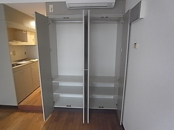 ロマネスク六甲第２の収納