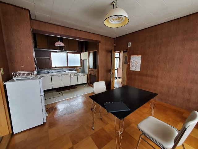 【居間・リビング】 | 網走市緑町５－１－４　中古売家