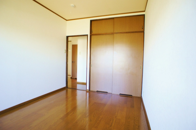 メゾンドールMURATA（ムラタ）【10,000円キャッシュバック対象物件】の寝室|広くて明るい寝室