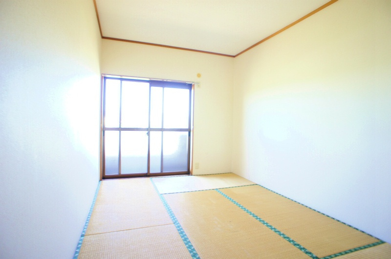 メゾンドールMURATA（ムラタ）【10,000円キャッシュバック対象物件】の和室|畳の上でゆっくりとくつろげる和室です
