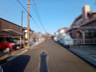 【前面道路含む現地写真】