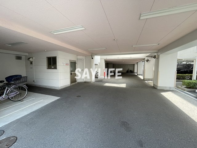 ヴェールカステ―ジュの駐車場