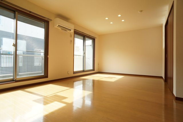 ドミール西船の玄関