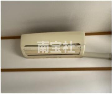 【設備】 | エアコン付きの洋間です