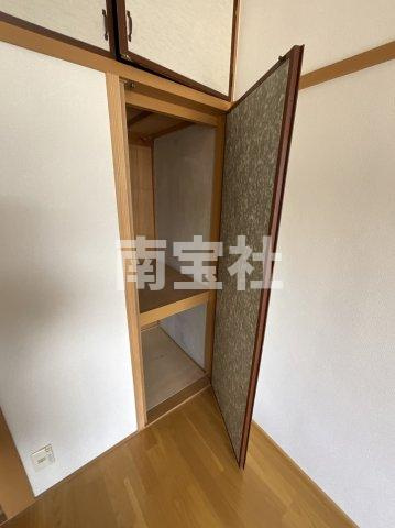 【収納】 | 小物などを収納するのに便利です