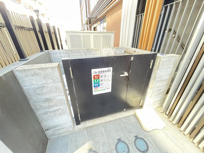 【その他共用部分】 | LOC’S/ロックス相模大野A | 敷地内ごみ置き場でごみ出しもらくらく～♪忙しい社会人さんや学生さんにもうってつけ！