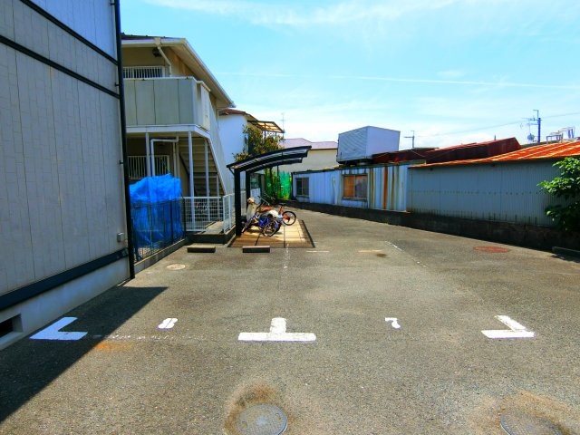 アーバンハイツ3の駐車場