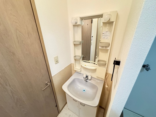 アーバンハイツ3の独立洗面台|同物件別部屋写真イメージ