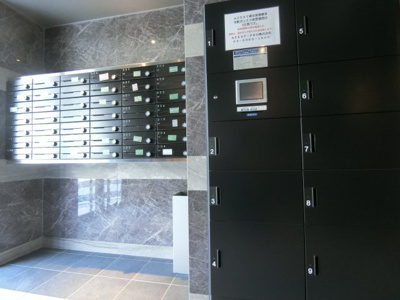 【エントランス】 | AZEST堀切菖蒲園Ⅲ | 宅配ボックス