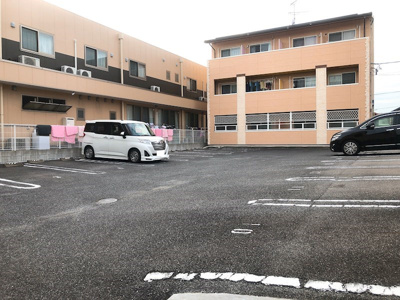 【駐車場】 | ニールズヤードＢ