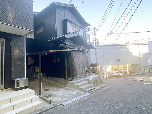 田方1丁目中古住宅の前面道路含む現地写真