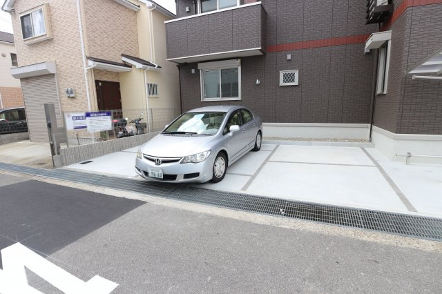 アンティークショコラ3番館の駐車場