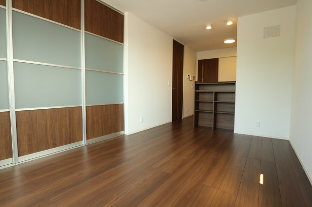 アンティークショコラ3番館の居間・リビング