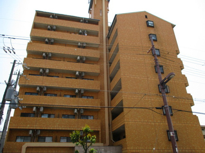 【外観】 | ロイヤルハイツ西淡路パート２ | レンガ貼りのきれいな外観です