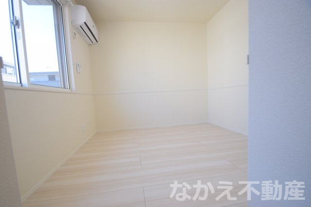 【寝室】 | 広くて明るい寝室
