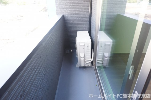 熊本市南区出仲間６丁目のアパートのバルコニー