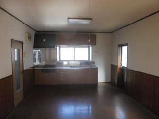 【居間・リビング】 | 南台1　一戸建て　