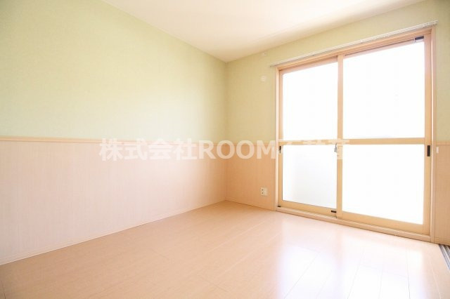 ローズコート夢　A棟の洋室|広々とした洋室です