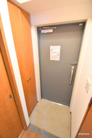 ノルデンハイム江坂 仲介手数料無料の玄関