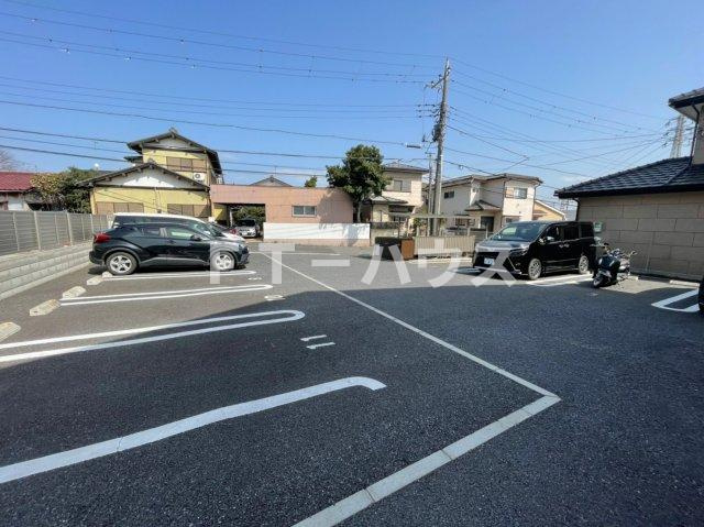 サンボナールの駐車場