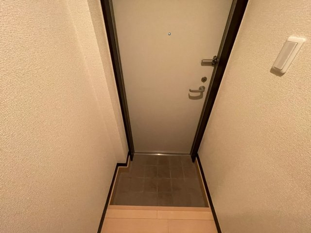 KANENARI和光前原の玄関