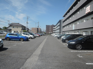 【駐車場】