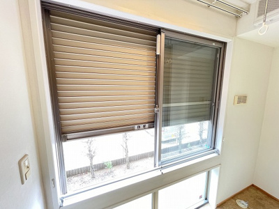 【セキュリティ】 | シティハイム大和 | 防犯シャッター雨戸付きなので夜やお出かけ時も安心です！雨戸は冬場の寒さ対策にもなります◎
