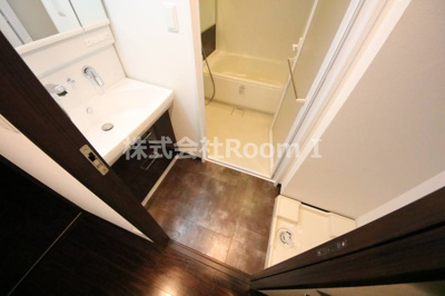 【洗面所】 | S-RESIDENCE淀屋橋 | スペースが確保できる洗面所です