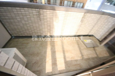 【バルコニー】 | S-RESIDENCE淀屋橋 | バルコニーからの眺めを楽しみながら食事をしませんか