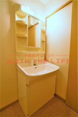 ザ・ライフ南久留米スタイル【10,000円キャッシュバック対象物件】の独立洗面台|朝の支度にも助かる、独立の洗髪洗面化粧台