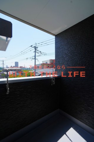 CB西久留米ラヴィドゥース【キャッシュバック対象物件】のバルコニー|バルコニーからの眺めを楽しみながら食事をしませんか