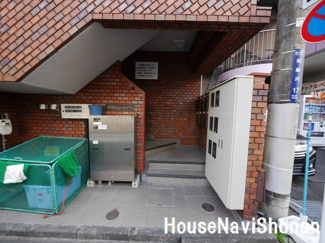 【エントランス】