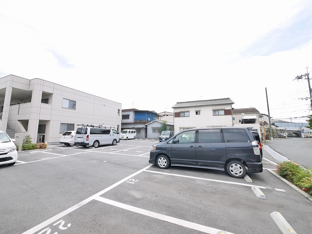 ビオラの駐車場