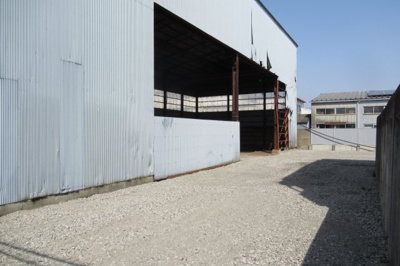 【外観】 | 津市高茶屋７丁目　作業所・倉庫付事業用地