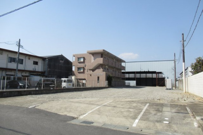 【外観】 | 津市高茶屋７丁目　作業所・倉庫付事業用地 | 工業地域の事業用物件　広々土地面積約３８０坪