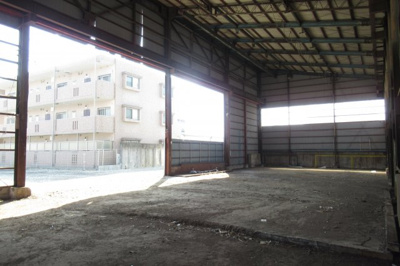 【外観】 | 津市高茶屋７丁目　作業所・倉庫付事業用地