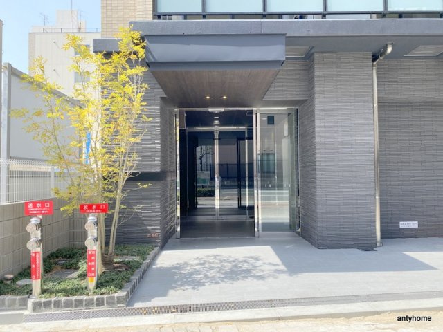シーズンフラッツ阿波座　仲介手数料無料のエントランス