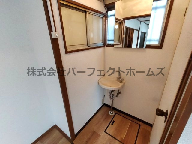 交野市倉治２丁目のテラスの独立洗面台