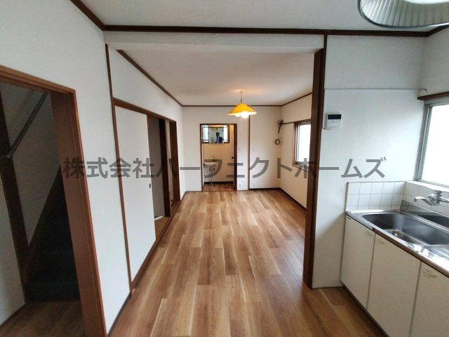 倉治2丁目テラスハウス　賃貸の居間・リビング|居間です