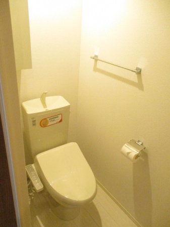 エクセル東合川Ⅲ【10，000円キャッシュバック対象物件】のトイレ|コンパクトで使いやすいトイレです