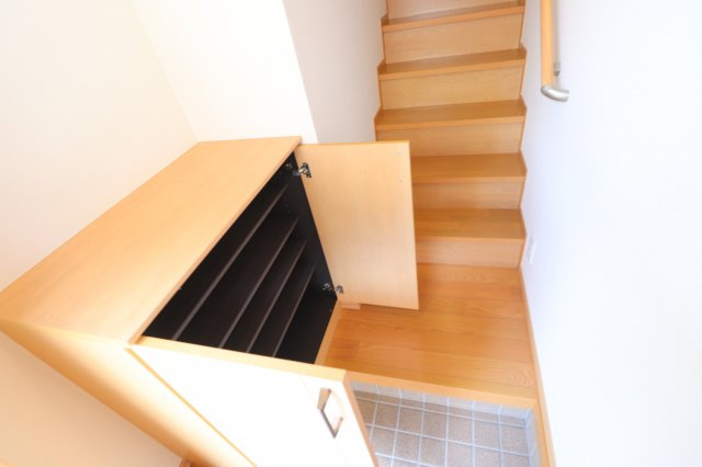 フローリッシュ日吉の玄関