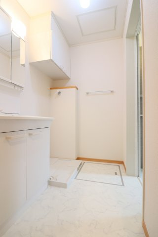 フローリッシュ日吉の洗面所