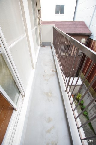 小西ビル　仲介手数料無料のバルコニー