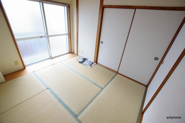 小西ビル　仲介手数料無料の寝室