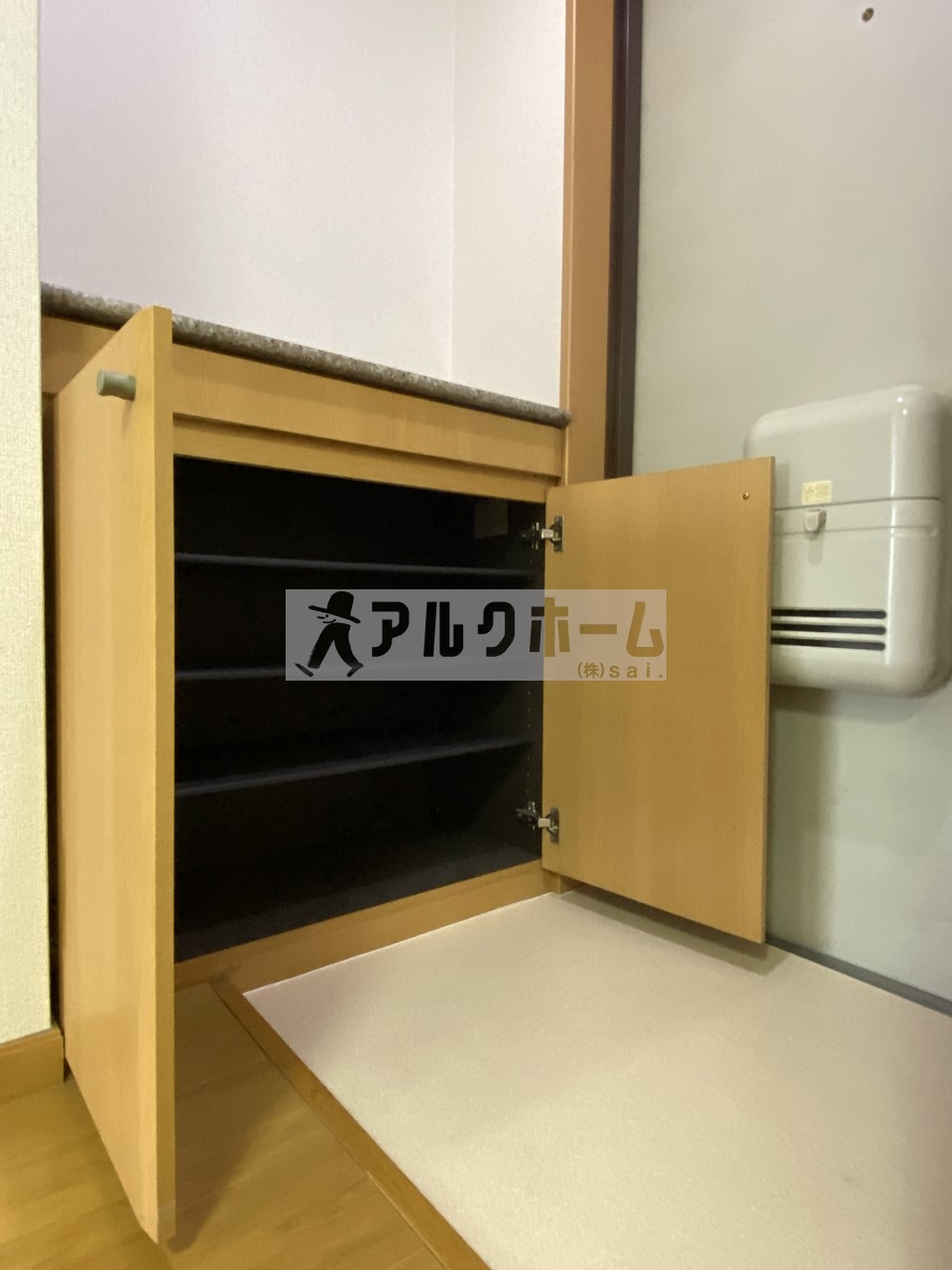 アベニュー美園の玄関