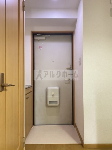 アベニュー美園の玄関