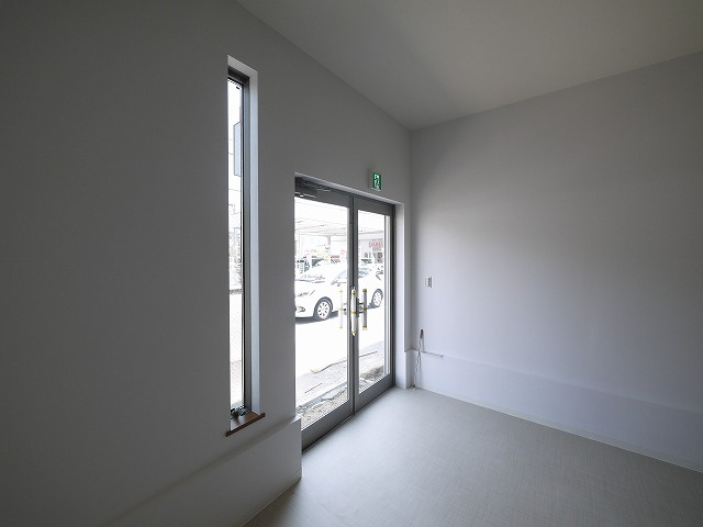 ディアコート生駒の内装|明るい色調の室内です