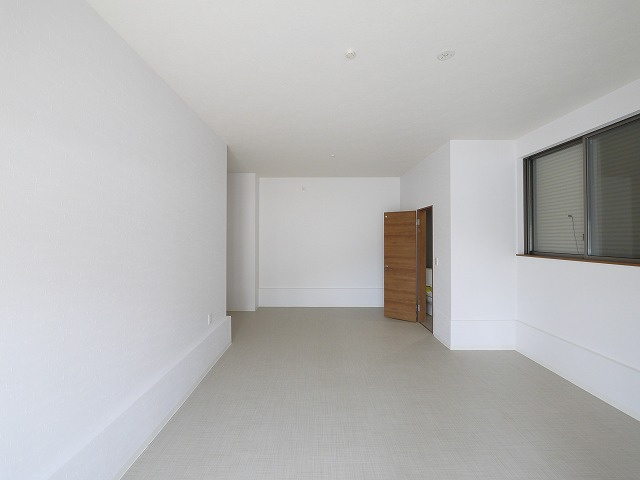 ディアコートイコマの内装|明るい色調の室内です